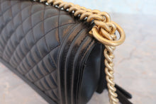画像をギャラリービューアに読み込む, CHANEL/シャネル ボーイシャネルチェーンショルダーバッグ キャビアスキン ブラック/ゴールド金具 ショルダーバッグ 800080086
