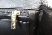 画像をギャラリービューアに読み込む, CHANEL/シャネル 中マトラッセシングルフラップチェーンショルダーバッグ キャビアスキン ブラック/ゴールド金具 ショルダーバッグ 700080022
