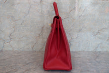 Load image into Gallery viewer, HERMES KELLY 32 Graine Couchevel leather Rouge vif 〇U Engraving Shoulder bag 600080096
