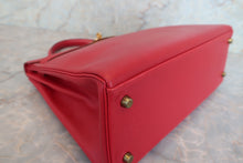 Load image into Gallery viewer, HERMES KELLY 32 Graine Couchevel leather Rouge vif 〇U Engraving Shoulder bag 600080096
