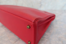 Load image into Gallery viewer, HERMES KELLY 32 Graine Couchevel leather Rouge vif 〇U Engraving Shoulder bag 600080096
