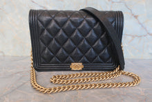 画像をギャラリービューアに読み込む, CHANEL/シャネル ボーイシャネルチェーンウォレット キャビアスキン ブラック/ゴールド金具 ショルダーバッグ 800020038
