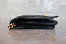 画像をギャラリービューアに読み込む, CHANEL/シャネル ボーイシャネルチェーンウォレット キャビアスキン ブラック/ゴールド金具 ショルダーバッグ 800020038
