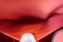 Load image into Gallery viewer, HERMES LINDY 30 Clemence leather Rose jaipur R Engraving Shoulder bag 700110162
