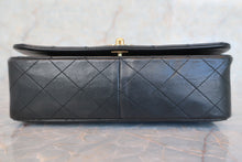 Load image into Gallery viewer, CHANEL Matelasse chain shoulder bag Lambskin Black/Gold hadware Shoulder bag 600090125
