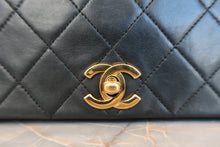 Load image into Gallery viewer, CHANEL Matelasse chain shoulder bag Lambskin Black/Gold hadware Shoulder bag 600090125
