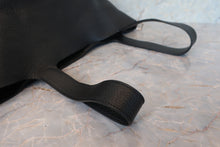 Load image into Gallery viewer, HERMES PICOTIN LOCK GM Clemence leather Black □O Engraving Hand bag 700110177
