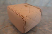 Load image into Gallery viewer, CHANEL Mini matelasse chain shoulder bag Caviar skin Pink/Gold hadware Shoulder bag 600050087
