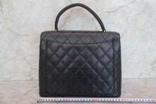 画像をギャラリービューアに読み込む, CHANEL/シャネル マトラッセ台形ハンドバッグ キャビアスキン ブラック/ゴールド金具 ハンドバッグ 700100130
