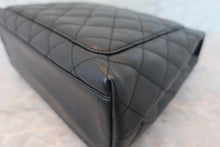 Load image into Gallery viewer, CHANEL Matelasse trapezoid hand bag Caviar skin Black/Silver hadware Hand bag 600050183
