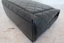 画像をギャラリービューアに読み込む, CHANEL/シャネル マトラッセ台形ハンドバッグ キャビアスキン ブラック/ゴールド金具 ハンドバッグ 700100130
