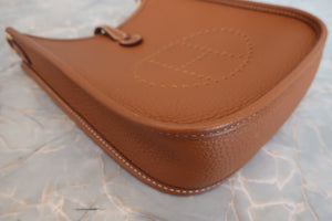 HERMES／エルメス エブリンTPM トリヨンクレマンス ゴールド B刻印 ショルダーバッグ 700050187