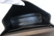 画像をギャラリービューアに読み込む, CHANEL/シャネル マトラッセ台形ハンドバッグ キャビアスキン ブラック/ゴールド金具 ハンドバッグ 700100130
