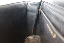 画像をギャラリービューアに読み込む, CHANEL/シャネル マトラッセ台形ハンドバッグ キャビアスキン ブラック/ゴールド金具 ハンドバッグ 700100130
