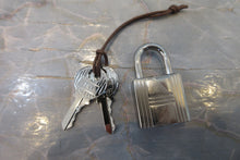 Load image into Gallery viewer, HERMES PICOTIN LOCK MM Clemence leather Blue pale Y Engraving Hand bag 700060032
