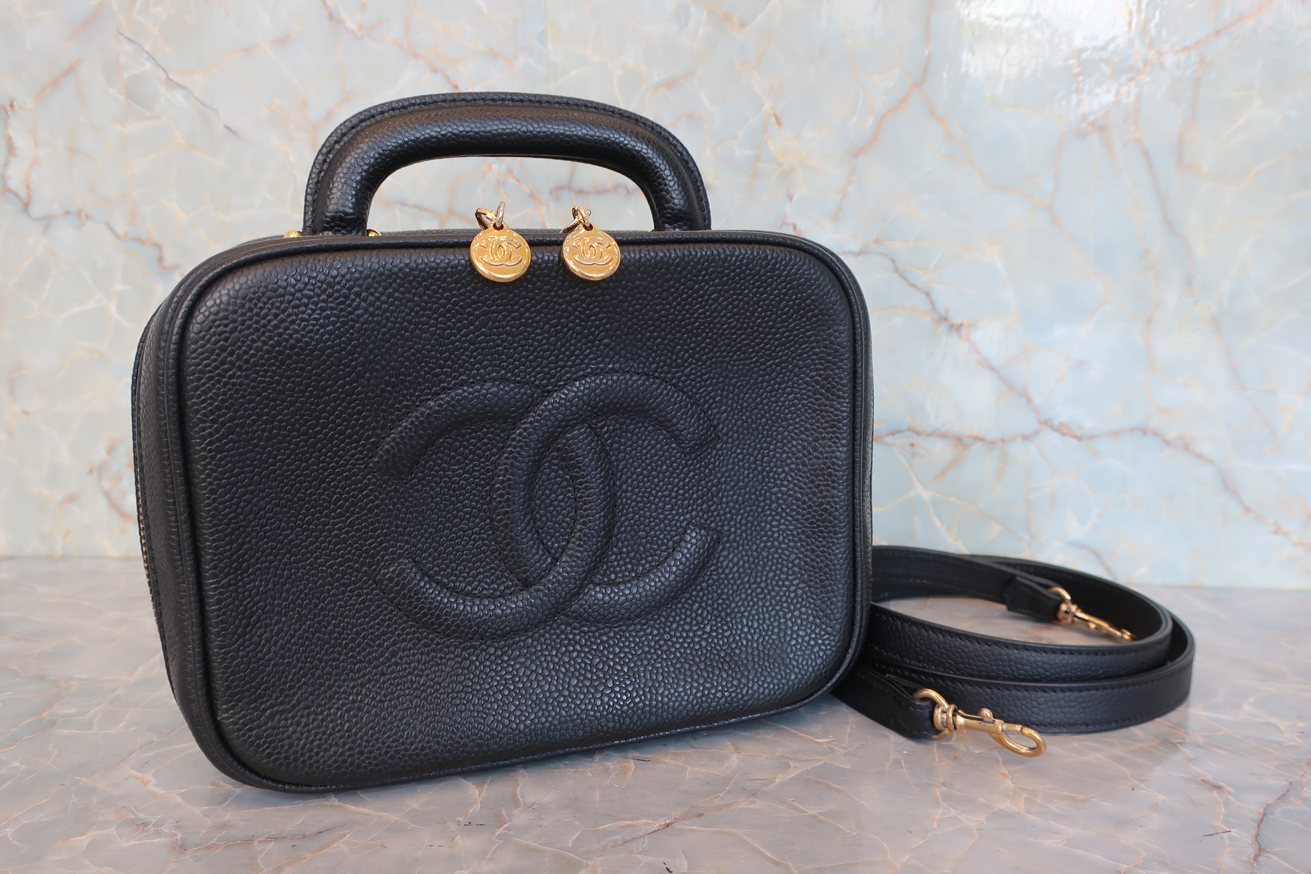 CHANEL/シャネル ココマークバニティ キャビアスキン ブラック