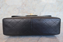 Load image into Gallery viewer, CHANEL Medium Matelasse single flap chain shoulder bag Lambskin Black/Gold hadware Shoulder bag 700090045
