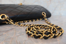 将图片加载到图库查看器，CHANEL/香奈儿 巴黎限定 CF 双盖 链条包 羊皮 Black/Gold hadware(黑色/金色金属) 肩背包 600090170
