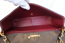 Load image into Gallery viewer, CHANEL  Diana matelasse chain shoulder bag Lambskin Black/Gold hadware Shoulder bag 700110184
