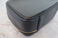Load image into Gallery viewer, CHANEL CC mark Vanity Caviar skin Black/Gold hardware Vanity 800090211
