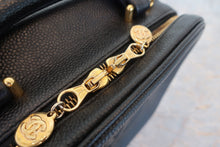 Load image into Gallery viewer, CHANEL CC mark Vanity Caviar skin Black/Gold hardware Vanity 800090211
