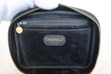 Load image into Gallery viewer, CHANEL CC mark Vanity Caviar skin Black/Gold hardware Vanity 800090211
