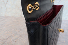 Load image into Gallery viewer, CHANEL Medium Matelasse single flap chain shoulder bag Lambskin Black/Gold hadware Shoulder bag 700090045

