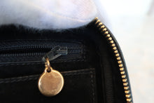 Load image into Gallery viewer, CHANEL CC mark Vanity Caviar skin Black/Gold hardware Vanity 800090211
