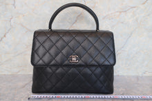 Load image into Gallery viewer, CHANEL Matelasse trapezoid hand bag Caviar skin Black/Silver hadware Hand bag 700110180
