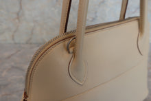 Load image into Gallery viewer, HERMES／BOLIDE 27 Swift leather Parchemin □K Engraving Shoulder bag 600080048
