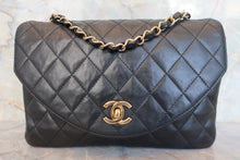 画像をギャラリービューアに読み込む, CHANEL/シャネル マトラッセチェーンショルダーバッグ ラムスキン ブラック/ゴールド金具 ショルダーバッグ 700100123
