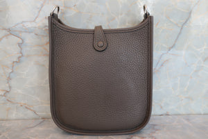 HERMES／エルメス エブリンTPM トリヨンクレマンス エタン D刻印 ショルダーバッグ 700060296