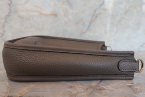 HERMES／エルメス エブリンTPM トリヨンクレマンス エタン D刻印 ショルダーバッグ 700060296