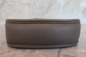 HERMES／エルメス エブリンTPM トリヨンクレマンス エタン D刻印 ショルダーバッグ 700060296