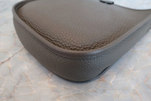 HERMES／エルメス エブリンTPM トリヨンクレマンス エタン D刻印 ショルダーバッグ 700060296