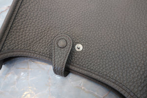 HERMES／エルメス エブリンTPM トリヨンクレマンス エタン D刻印 ショルダーバッグ 700060296