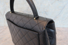 Load image into Gallery viewer, CHANEL Matelasse trapezoid hand bag Caviar skin Black/Gold hadware Hand bag 700090110
