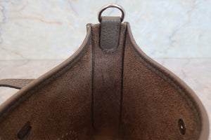 HERMES／エルメス エブリンTPM トリヨンクレマンス エタン D刻印 ショルダーバッグ 700060296