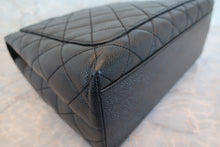 Load image into Gallery viewer, CHANEL Matelasse trapezoid hand bag Caviar skin Black/Gold hadware Hand bag 700090110
