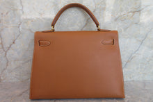 Load image into Gallery viewer, HERMES KELLY 32 Graine Couchevel leather Gold 〇X Engraving Shoulder bag 700050115
