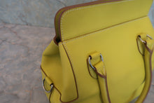Load image into Gallery viewer, HERMES／Toolbox20 Swift leather Lime Shoulder bag 800040153
