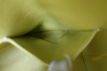 Load image into Gallery viewer, HERMES／Toolbox20 Swift leather Lime Shoulder bag 800040153
