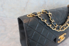 Load image into Gallery viewer, CHANEL Big Matelasse single flap chain shoulder bag Lambskin Black/Gold hadware Shoulder bag 600050066
