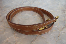 Load image into Gallery viewer, HERMES KELLY 32 Graine Couchevel leather Gold 〇X Engraving Shoulder bag 700050115
