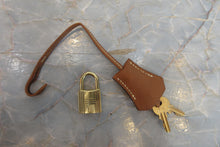 Load image into Gallery viewer, HERMES KELLY 32 Graine Couchevel leather Gold 〇X Engraving Shoulder bag 700050115
