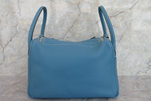 Load image into Gallery viewer, HERMES LINDY 30 Clemence leather Blue jean □O Engraving Shoulder bag 700060027
