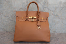 Load image into Gallery viewer, HERMES HAUT A COURROIRE 32 Graine Couchevel leather Natural □B Engraving Hand bag 800040163
