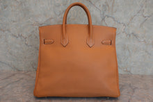 Load image into Gallery viewer, HERMES HAUT A COURROIRE 32 Graine Couchevel leather Natural □B Engraving Hand bag 800040163
