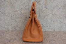 Load image into Gallery viewer, HERMES HAUT A COURROIRE 32 Graine Couchevel leather Natural □B Engraving Hand bag 800040163
