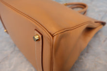 Load image into Gallery viewer, HERMES HAUT A COURROIRE 32 Graine Couchevel leather Natural □B Engraving Hand bag 800040163
